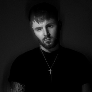 Музыка Toni - Посмотри