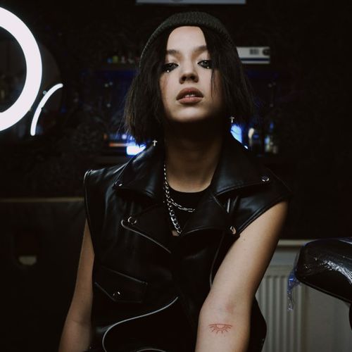 Музыка Daasha - Глупая